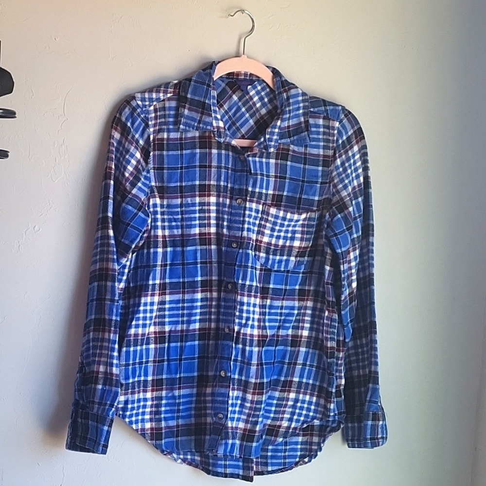 Aeropostale Women's Blue and Red Grid Flannel Long Sleeve Shirt
